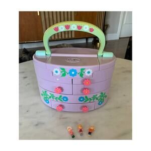 Polly Pocket Pull-Out Playhouse with 3 Figurines